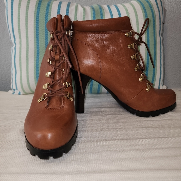 Ralph Lauren Ankle Boots - Picture 4 of 9